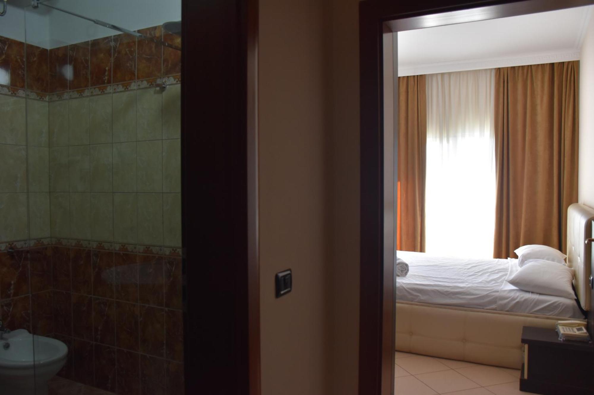 Hotel Vivas Durrës Exteriér fotografie