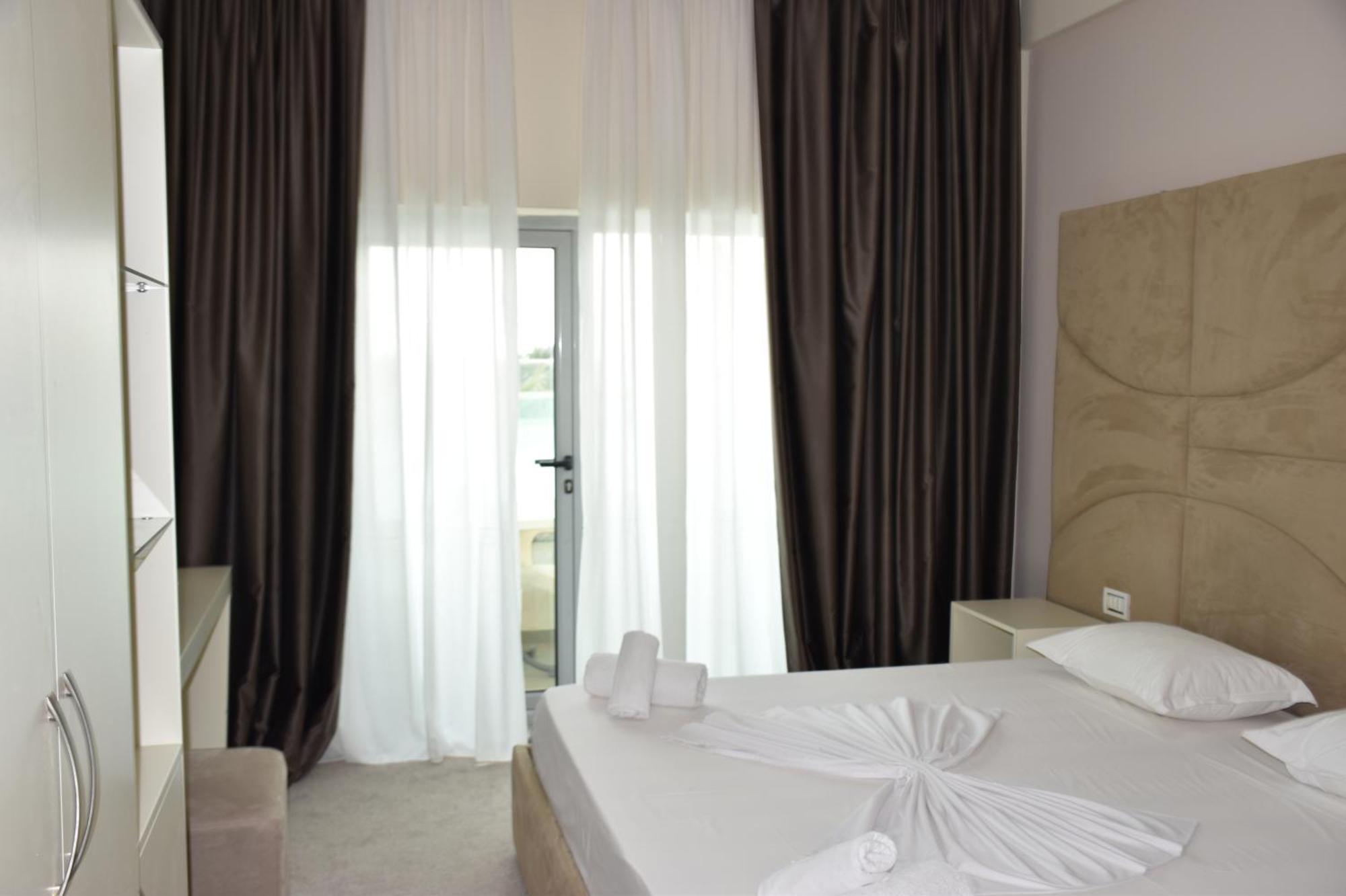 Hotel Vivas Durrës Exteriér fotografie